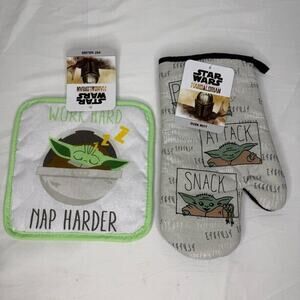 Star Wars Mandalorian Baby Yoda Grogu Oven Mitt & Pot Holder Set NEW